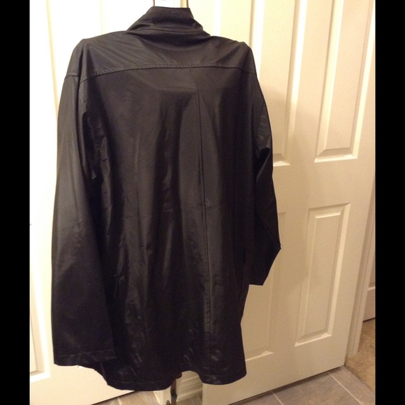 NWOT Men's Raincoat - Picture 3 of 4