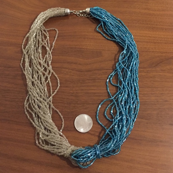 Gorgeous split knot white and blue bead necklace - Picture 2 of 4