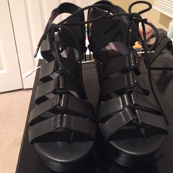 steve madden wedge sandals