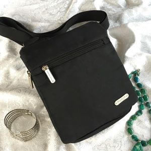TRAVELON Black Crossbody Flap Purse