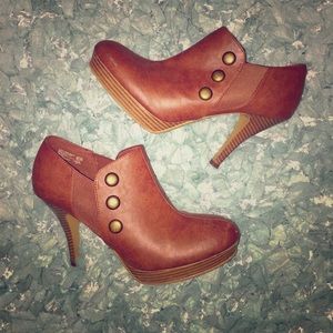 Tan ankle high heel boots size 8.5