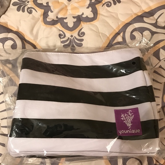 YOUNIQUE Makeup Bag