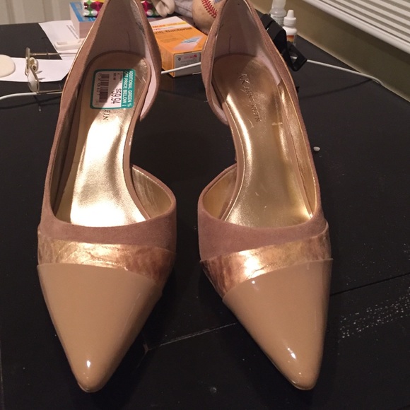 tan pointed toe heel
