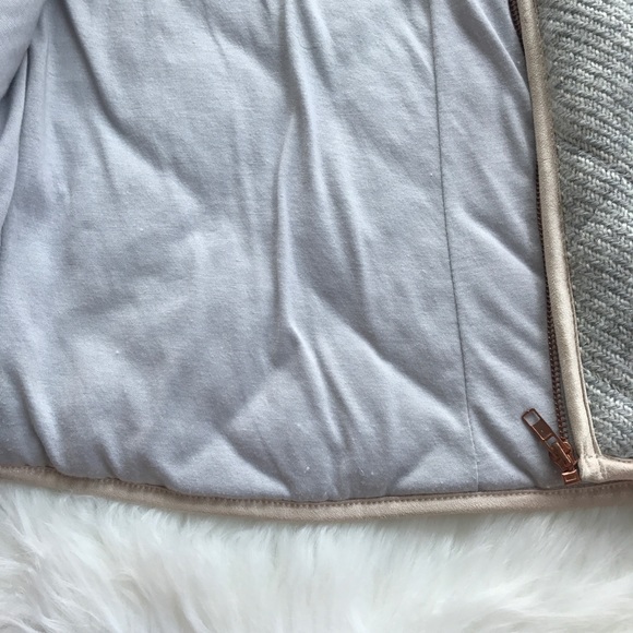 SOLD Grey Knit Vest - Picture 5 of 5