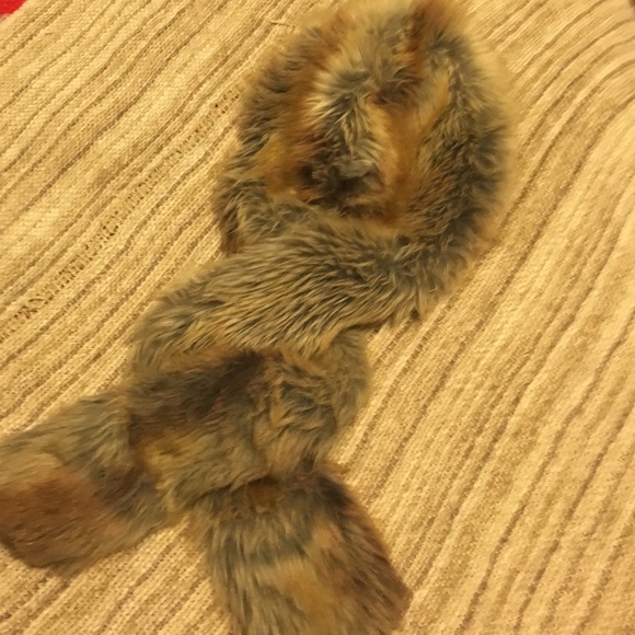 Peruvian Red Fox Spirithood - Picture 3 of 3