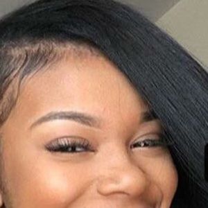 Meet your Posher, Renee