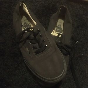 S h o e s | Vans Solid Black