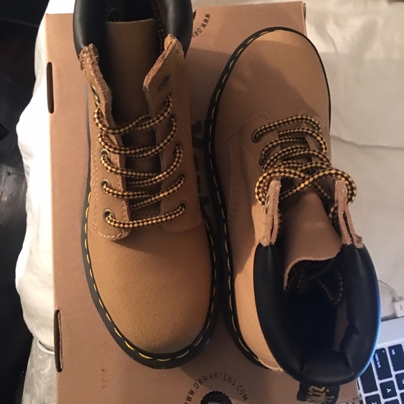 Doc Martens; Sz 6 - Picture 2 of 3