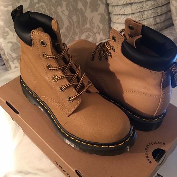 Doc Martens; Sz 6 - Picture 3 of 3