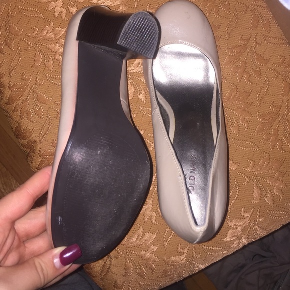 Gently worn women's pumps - Picture 4 of 4