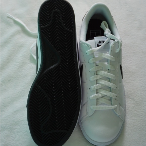 NEW NIKE TENNIS CLASSIC - Picture 3 of 4
