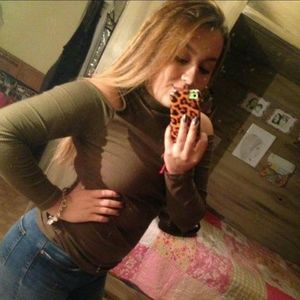 Meet your Posher, Ellena