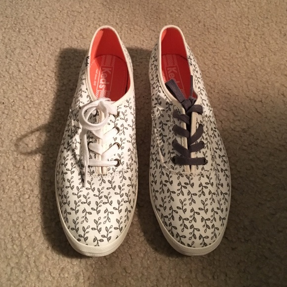Brand new Keds - Picture 2 of 4