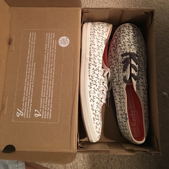 Brand new Keds - Picture 3 of 4