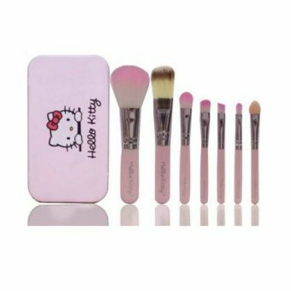 Hello Kitty Soft Makeup Brush Set - Picture 2 of 5