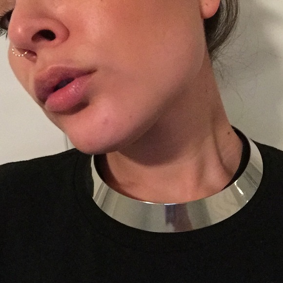LOVELY SILVER NECKLACE/CHOKER - Picture 2 of 2