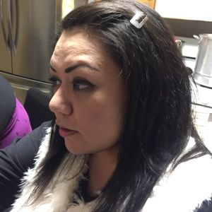 Meet your Posher, Raquel