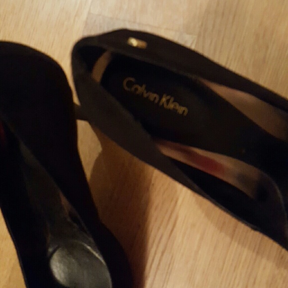 Heels - Picture 2 of 3