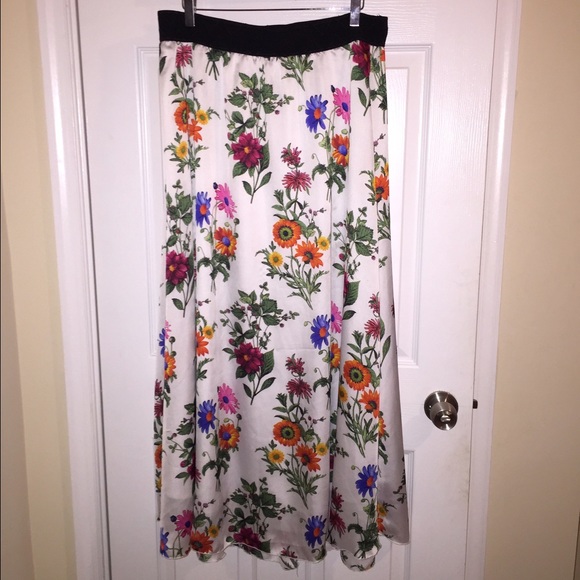UNICORN 🦄 LuLaRoe Lucy Floral Maxi Skirt