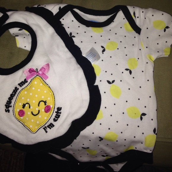 Lemon bib/ onesie set