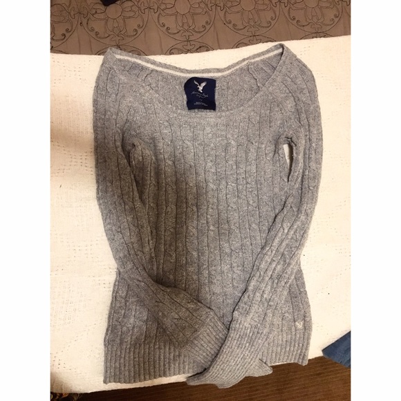 American Eagle Sweater