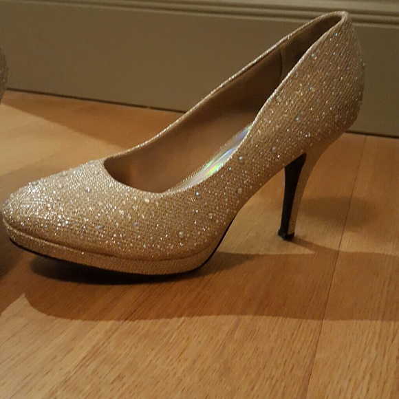 Shoes - Picture 3 of 3
