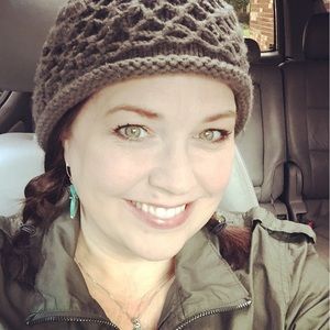 Meet your Posher, Holly