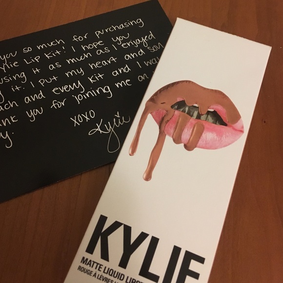 BNIB Kylie Lip Kit in Exposed!