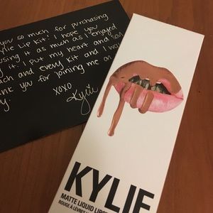 BNIB Kylie Lip Kit in Exposed!