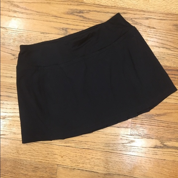 Fabletics black skirt/shorts/skort, NWT XS