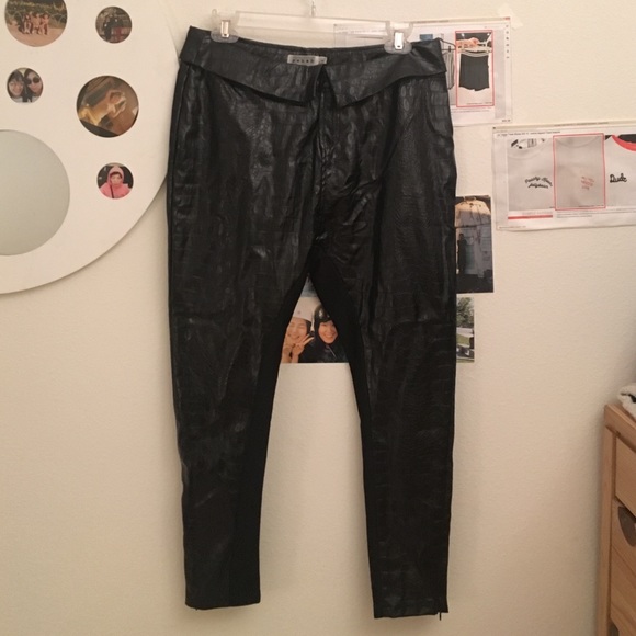 Fake leather bagging pants