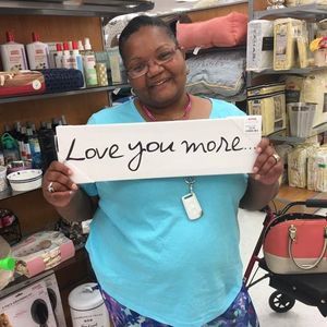 Meet your Posher, Iris