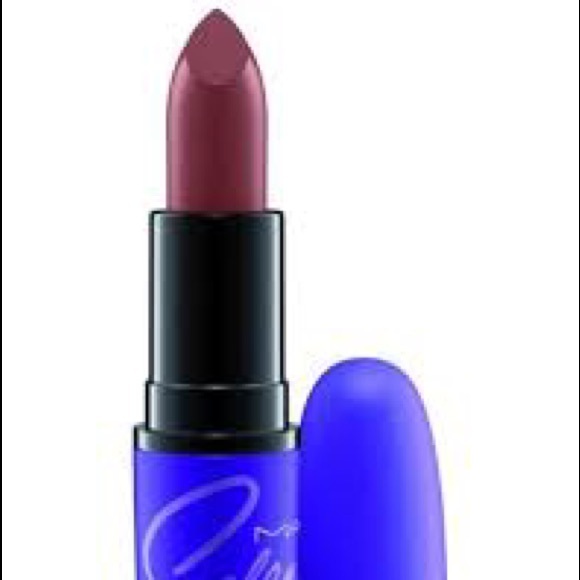 Selena X MAC lip gloss and lipstick - Picture 2 of 3