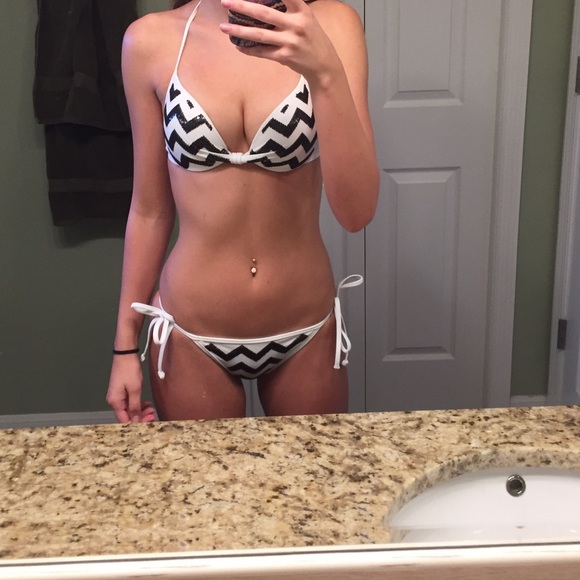 PINK Victoria's Secret Other - PINK push-up top and cheeky string bottoms set