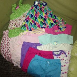 13 pieces of 3-6 /3-9 month clothes