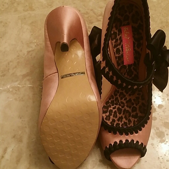 Open toe heels - Picture 2 of 3