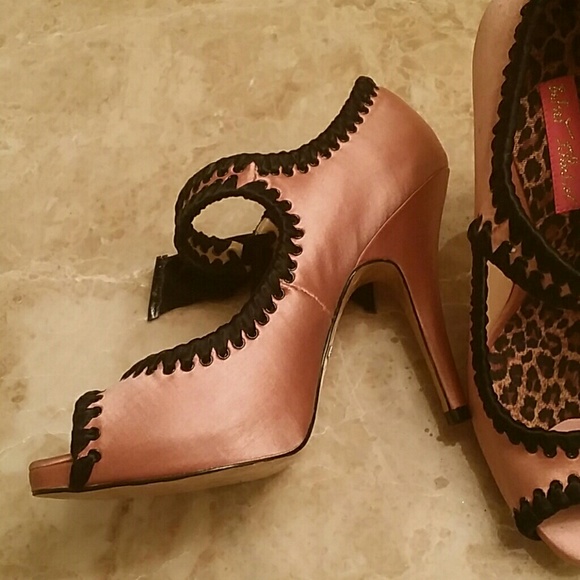 Open toe heels - Picture 3 of 3