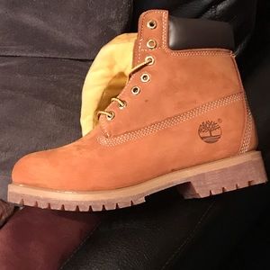 Black Timberland 
Butter Timberlands