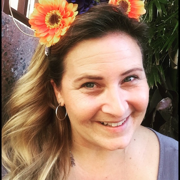 Meet Your Posher - Picture 4 of 6