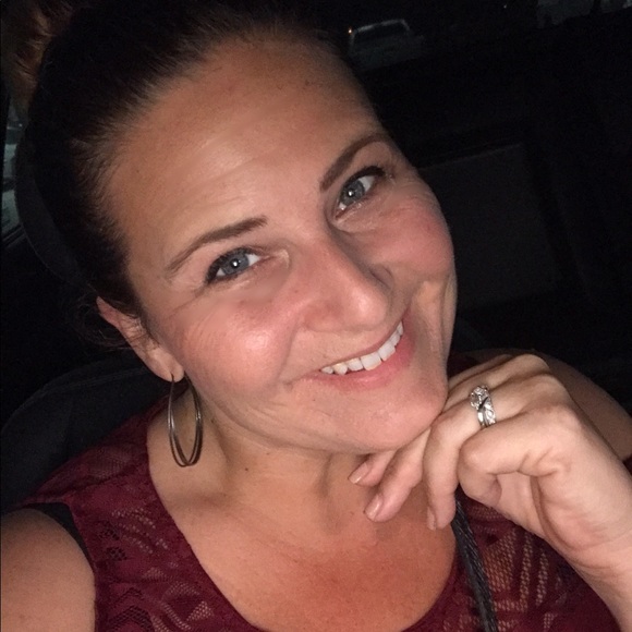 Meet Your Posher - Picture 3 of 6