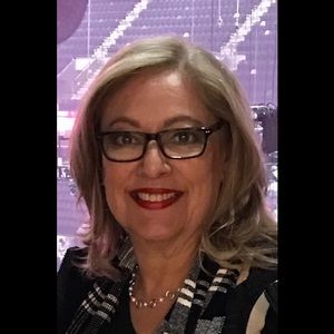 Meet your Posher, Gloria