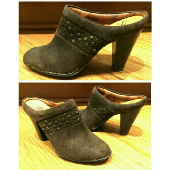 Sofft Shoes - 🍫 SOFFT chocolate suede heeled mules
