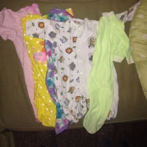 5 footie pajamas 0-3 to 3-9 months