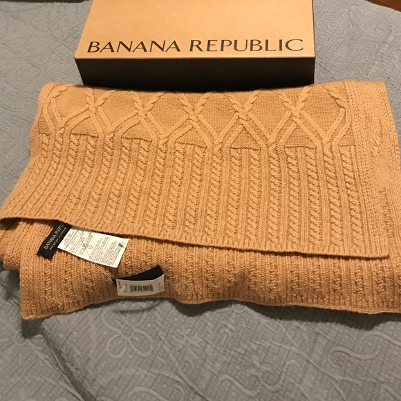 NWT Banana Republic Scarf