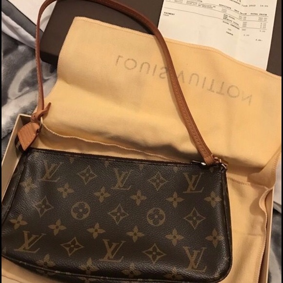 Louis Vuitton Pochette