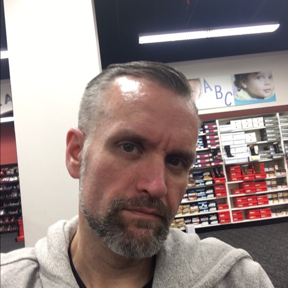 Meet your Posher, Damon