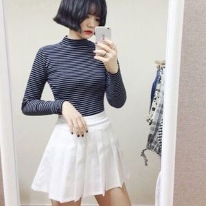 Long sleeve blue/wht short mock turtleneck