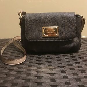 Michael Kors cross body purse