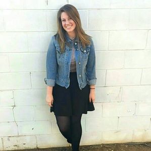 Meet your Posher, Caitlin