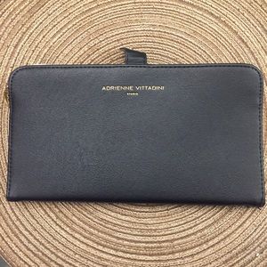 Adrienne Vittadini Portfolio Wallet 😍